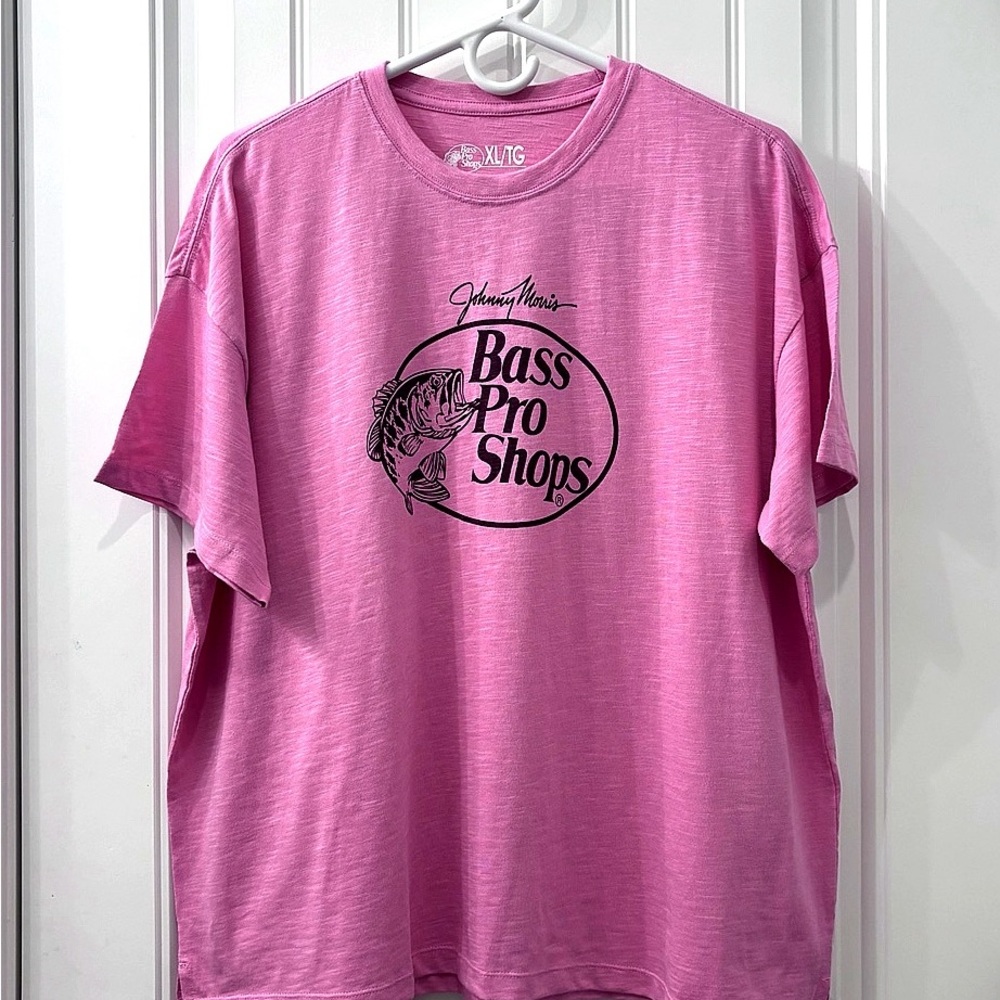 Bass Pro Shops Logo Tee in Pink